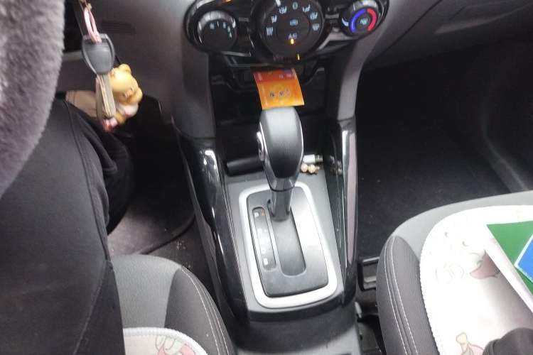 Used Ford EcoSport 2017 1.5L Automatic Trend Model Gear Lever