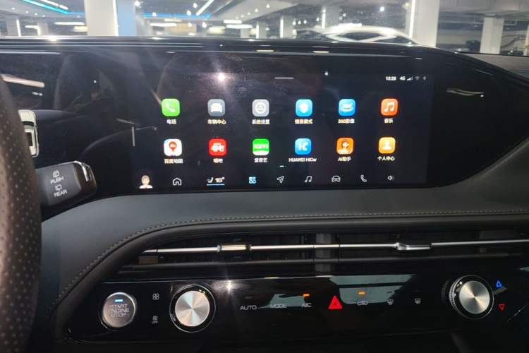 Used Dongfeng Aeolus Huge 2022 Mach Dual-Motor 1.5T MHD Dare-to-Dream Edition