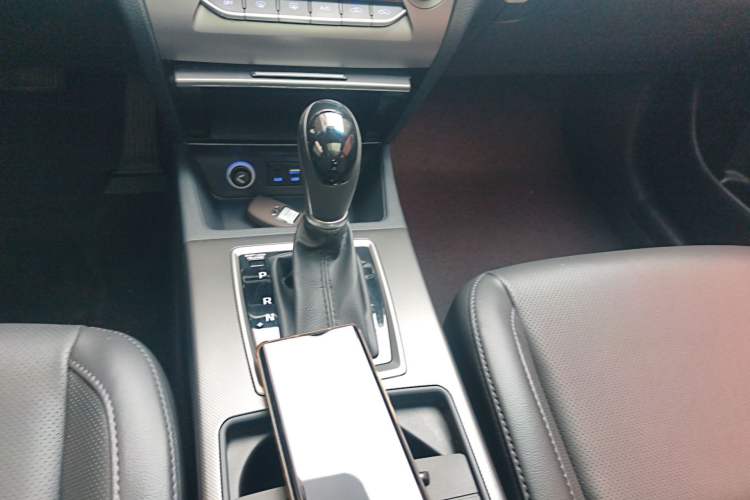 Used Hyundai Mistra 2017 1.8L Automatic Deluxe DLX Model China V Emission Standard Gear Lever