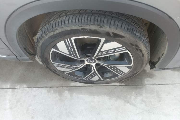 Used BYD Song Pro New Energy 2023 Champion Edition DM-i 110KM Excellence Model Right Front Wheel Hub