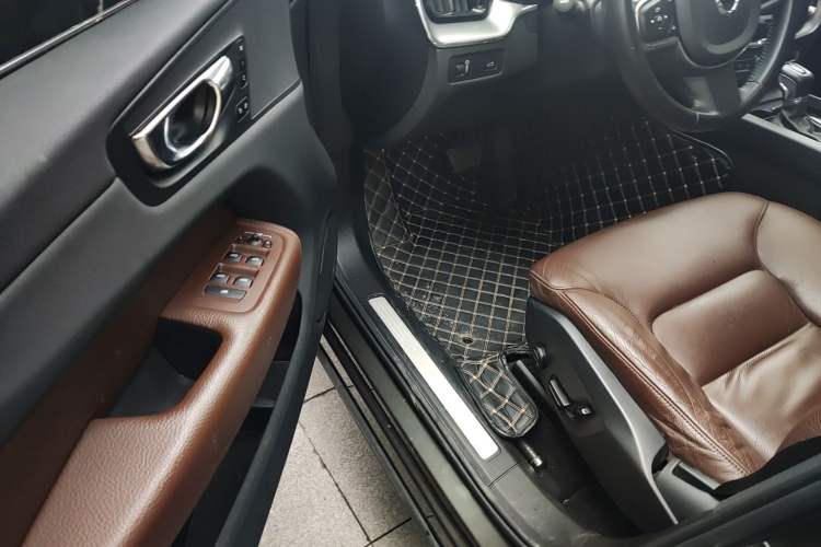 Used Volvo XC60 2020 T5 4x4 Zhiyi Luxury Edition