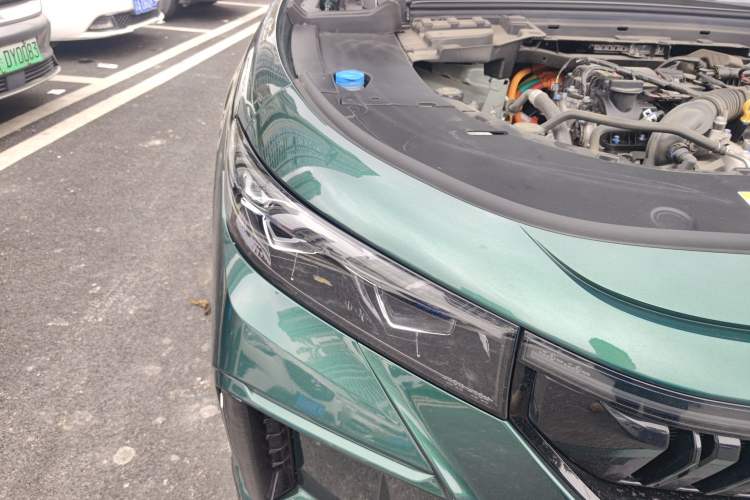 Used VOYAH FREE 2024 Ultra-Long Range Intelligent Driving Version Right Front Headlight