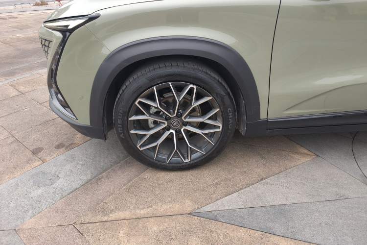 Used CHANGAN UNI-T 2022 1.5T Flagship Edition Left Front Wheel Hub