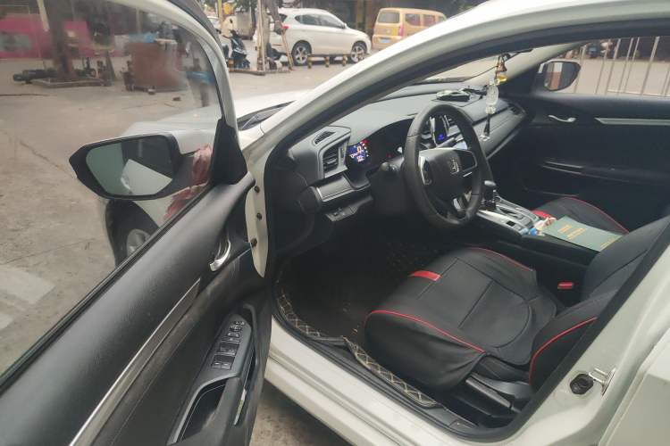 Used Honda Civic 2016 180TURBO CVT Comfort Version
