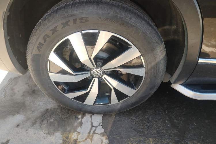 Used Volkswagen Tayron 2019 Teramont Edition 280TSI Two-Wheel Drive Luxury Model China VI Standard Right Rear Wheel Hub