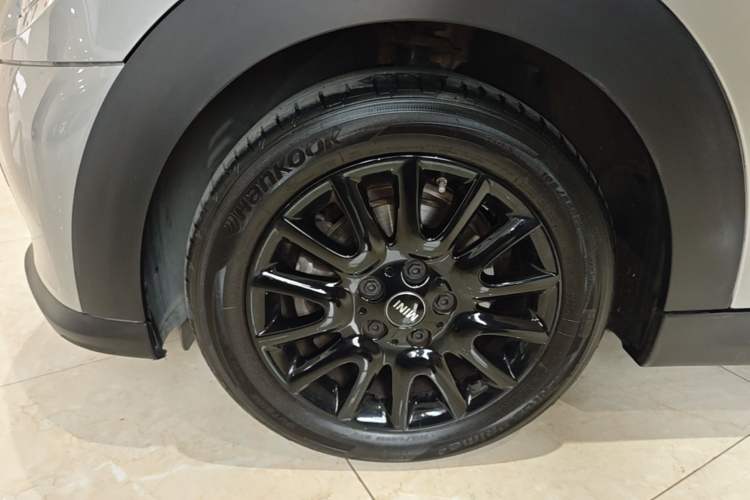 Used MINI 2023 1.5T ONE Left Front Wheel Hub