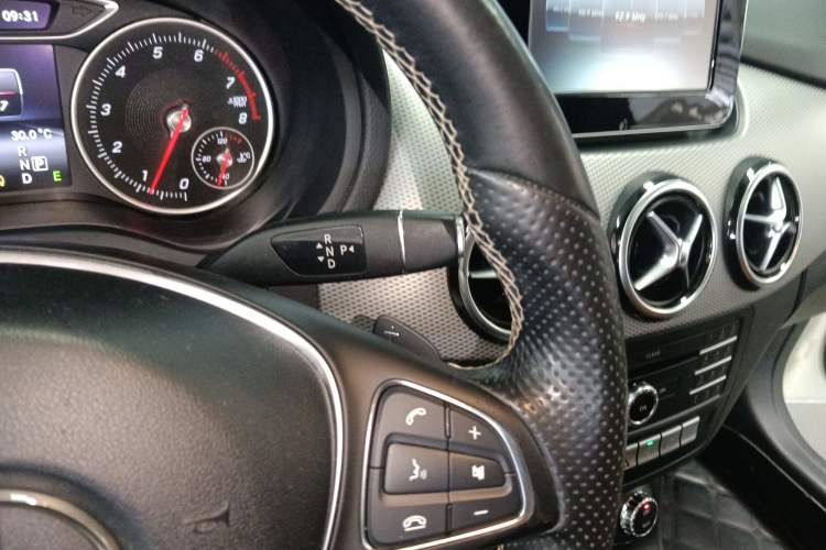 Used Mercedes-Benz B-Class 2015 B 200 Fashion Model Gear Lever