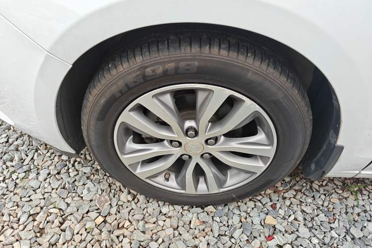 Used Buick GT 2021 1.3T Automatic Mild Hybrid Elite Version Left Front Wheel Hub