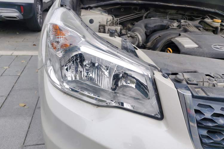 Used Subaru Forester 2014 2.0i Automatic Luxury Edition Right Front Headlight