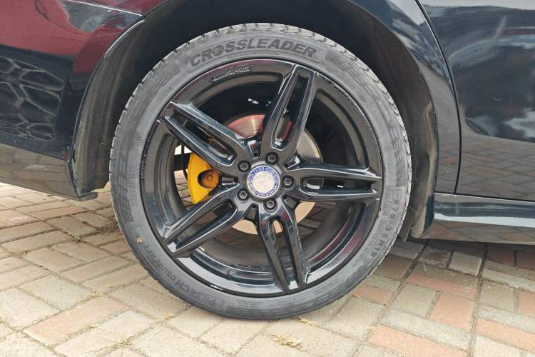 Used Mercedes-Benz E-Class 2017 E 200 Sport 4MATIC Right Rear Wheel Hub