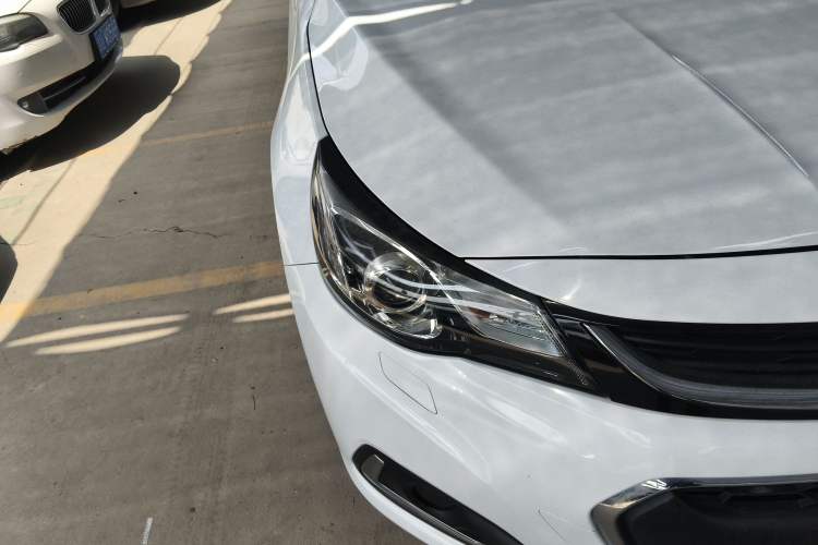 Used Chevrolet Malibu 2017 1.5T Automatic Luxury Edition Right Front Headlight