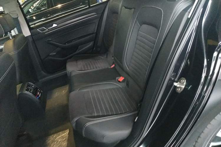 Used Volkswagen Magotan 2020 330TSI DSG Luxury Edition Left Rear Seat