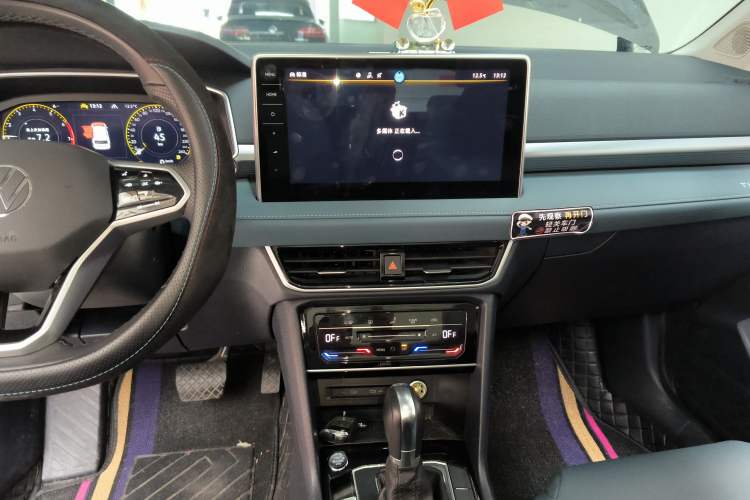 Used Volkswagen Tharu 2023 300TSI Two-Wheel-Drive Full Moon Edition Audio And AC Panel