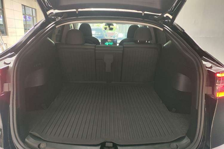 Used Tesla Model Y 2023 Rear-Wheel-Drive Version