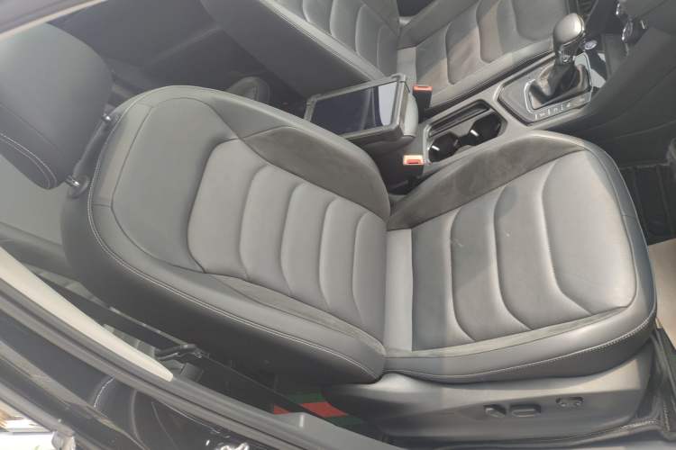 Used Volkswagen Tiguan L 2021 330TSI Automatic Two-Wheel Drive R-Line Enhanced Edition Right Front Seat