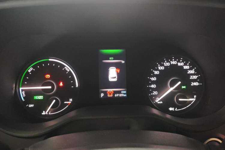 Used Toyota Granvia 2022 2.5L Hybrid Premium Edition