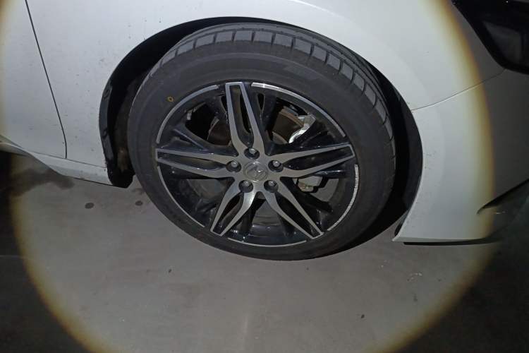 Used Honda Accord 2022 260TURBO Phantom Night · Prestige Edition Right Front Wheel Hub