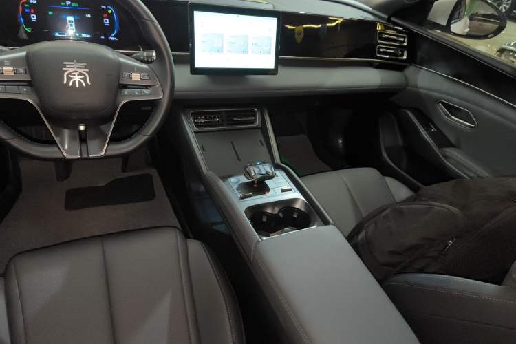 Used BYD Qin L 2024 DM-i 80KM Leading Model
