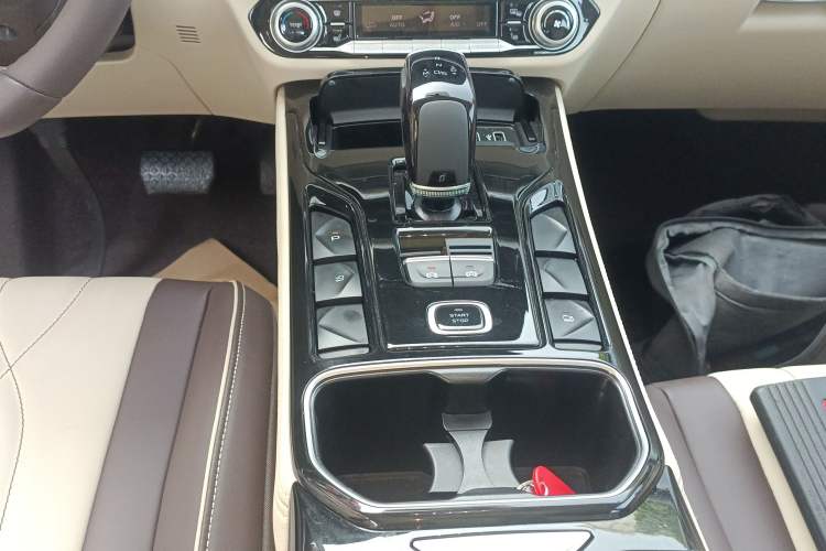 Used Bestune T77 2023 1.5T Automatic Luxury Model Gear Lever