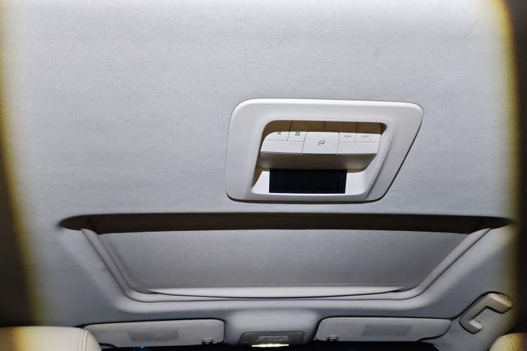 Used Buick GL8 2011 2.4L LT Luxury Business Executive Edition