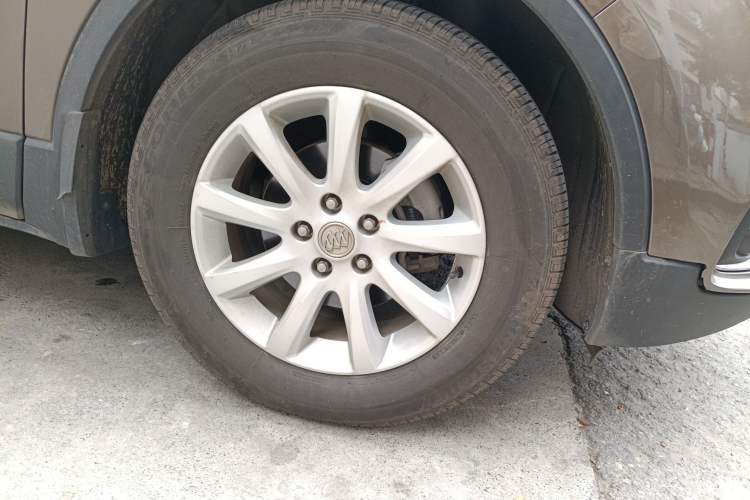 Used Buick Envision 2018 20T Two-Wheel-Drive Elite Model Right Front Wheel Hub