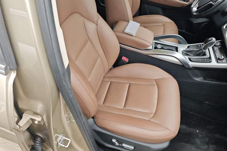 Used Geely Auto Emgrand X7 Sport 2016 1.8TD Automatic ZhiZun Version
