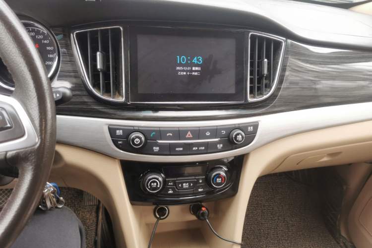 Used Baojun 730 2016 1.5T Manual Luxury Edition 7 Seats
