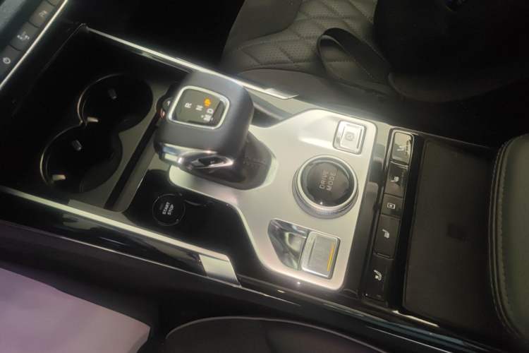 Used Hongqi HS5 2019 2.0T Smart Connect Flagship All-Wheel-Drive Version Gear Lever