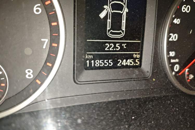 Used Volkswagen Tiguan 2012 2.0 TSI Automatic All-Wheel Drive Flagship Edition Odometer Close Up