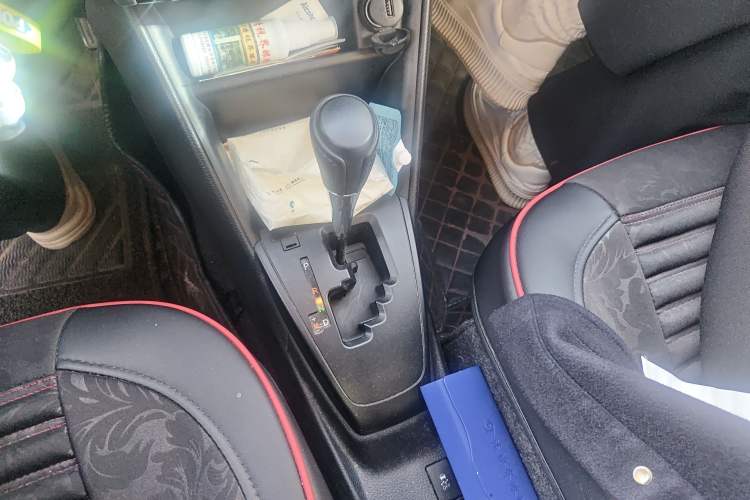 Used Toyota YARiS L Zhi Xiang 2017 1.5E CVT Dynamic Edition Gear Lever