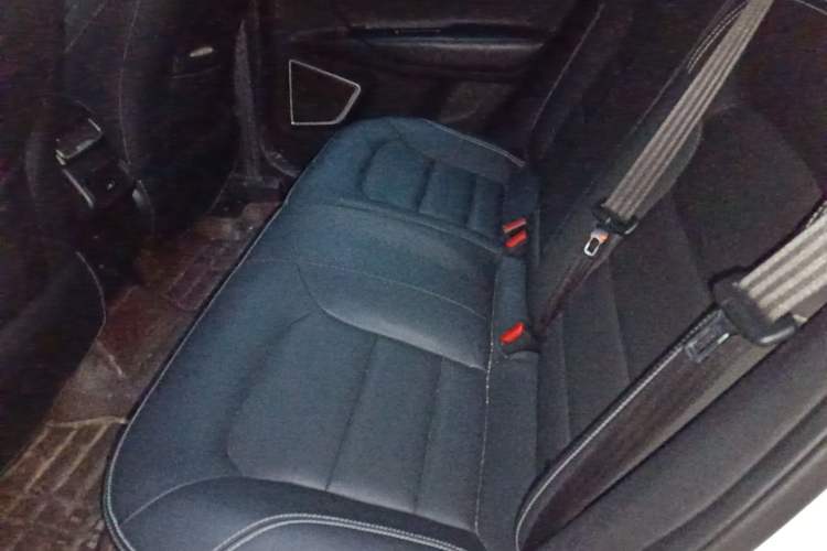 Used Geely Auto Emgrand GS 2016 Sport Edition 1.8L Automatic LingShang Model Left Rear Seat