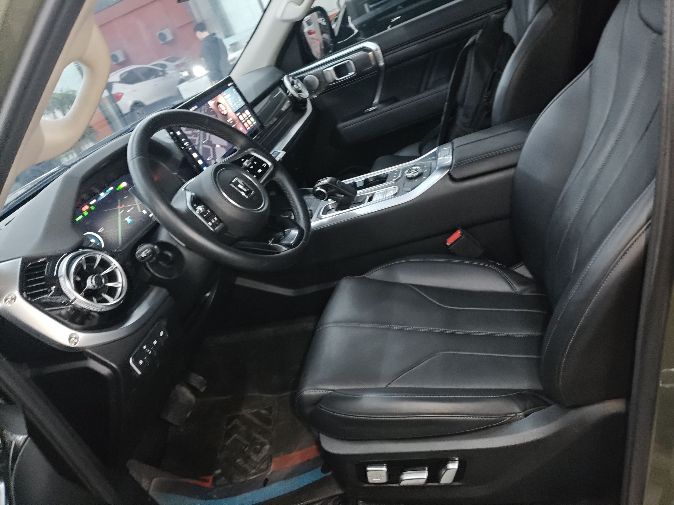 المقاعد الأمامية داخل السيارة