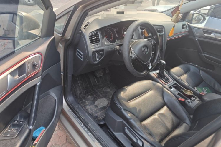 Used Volkswagen Golf 2016 230TSI Automatic Comfort Version Driver Seat