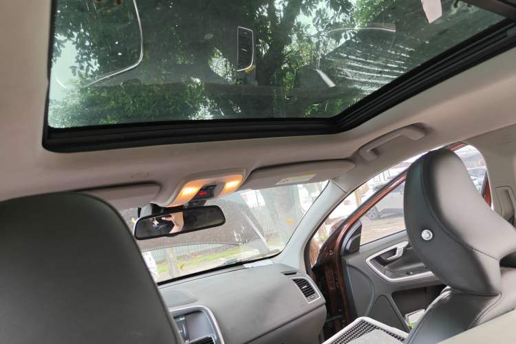 Used Volvo XC60 2015 T5 Smart Upgrade Model Headliner