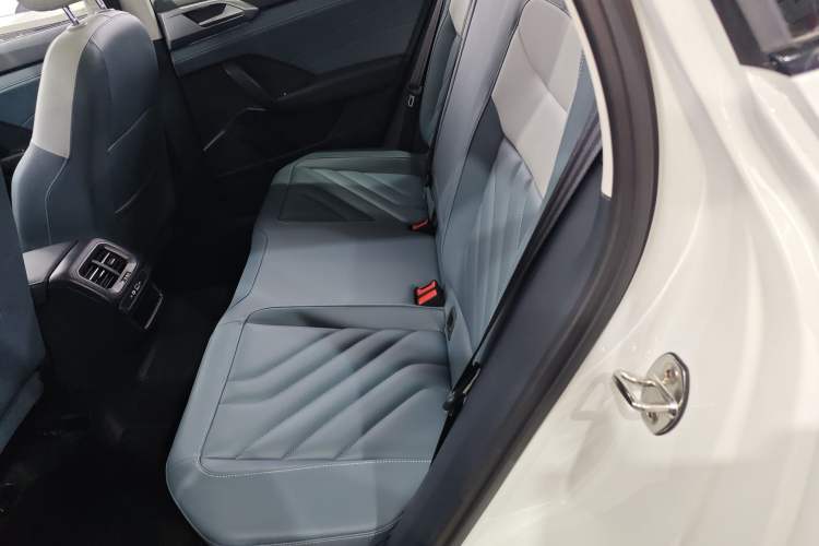 Used Volkswagen Tharu 2023 300TSI Two-Wheel-Drive Moon Luxury Edition