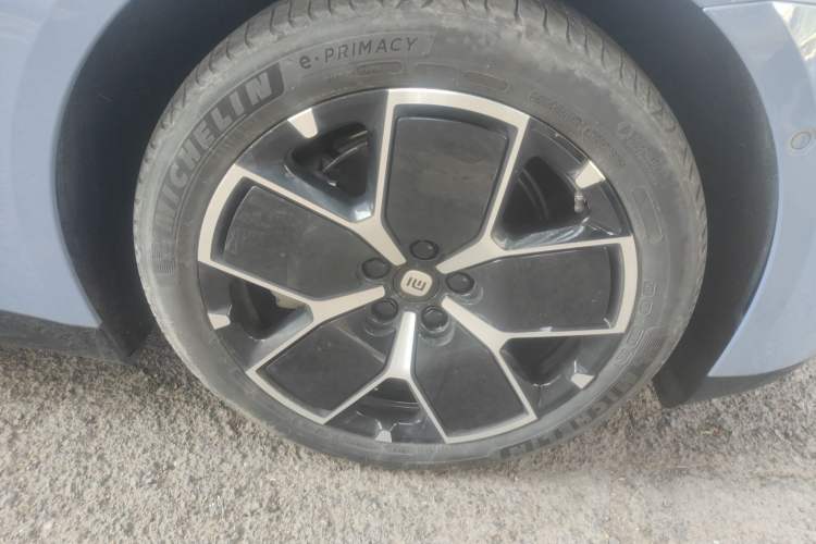 Used Xiaomi Auto SU7 2024 Rear-Drive Standard Founder Edition
