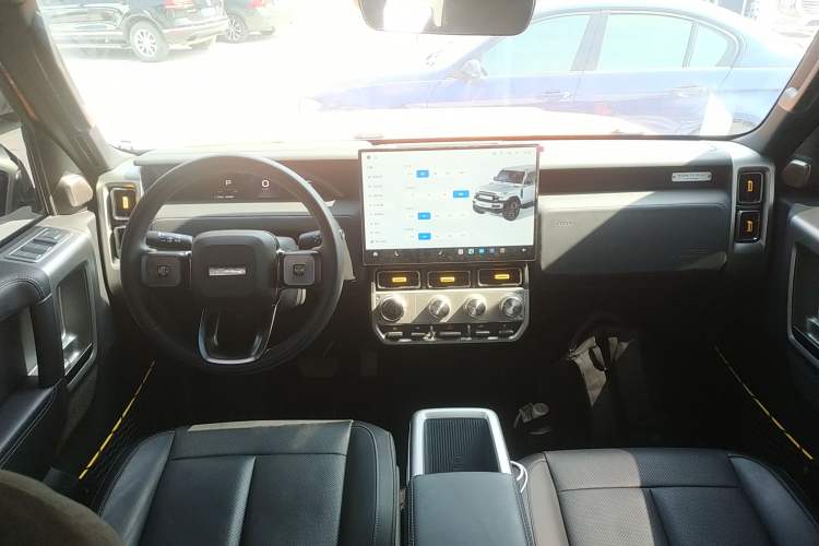 Used iCAR V23 2026 Model 401 Two-Wheel Drive Super Sports Edition Center Console