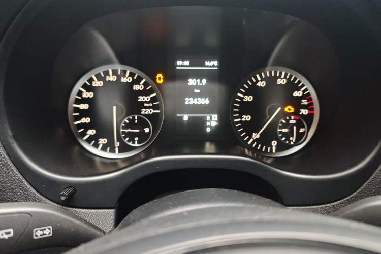 Used Mercedes-Benz Vito 2018 2.0T Business Version China V Emission Standard Instrument Cluster