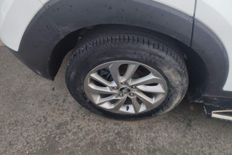 Used Hyundai Tucson 2015 1.6T Dual-Clutch Two-Wheel-Drive Smart Model Right Rear Wheel Hub