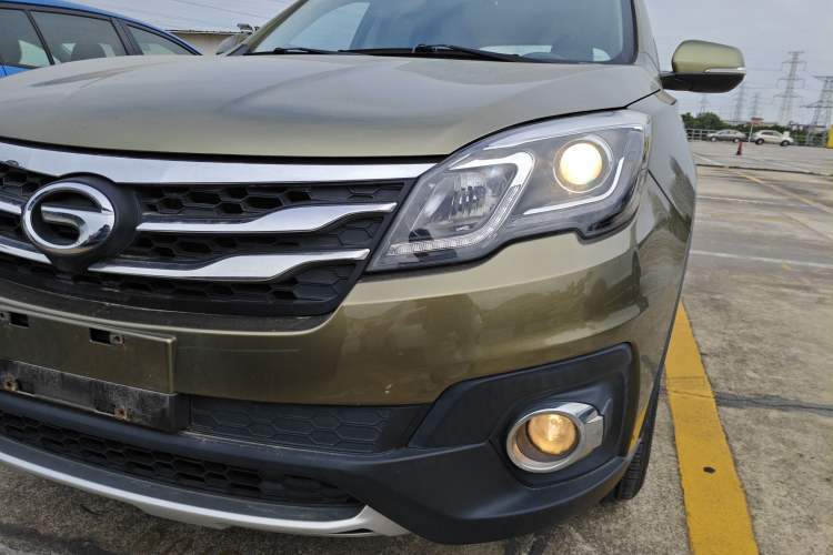 Used GAC Trumpchi GS5 Super 2015 2.0L Automatic Two-Wheel Drive Elite Edition Left Front Headlight