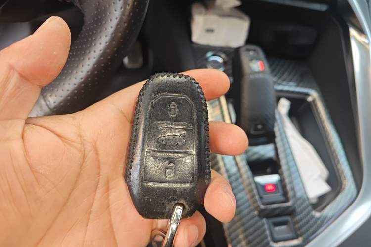 Used Peugeot 5008 2017 380THP 7-Seater Elite Edition Vehicle Key