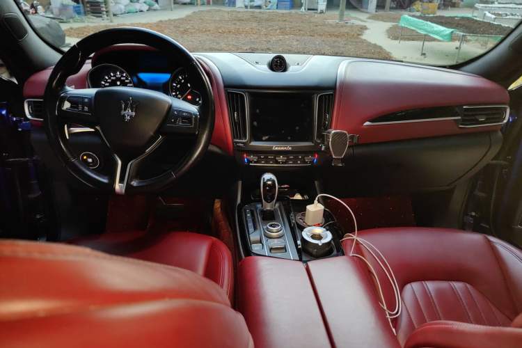 Used Maserati Levante 2018 3.0T Classic Edition Center Console