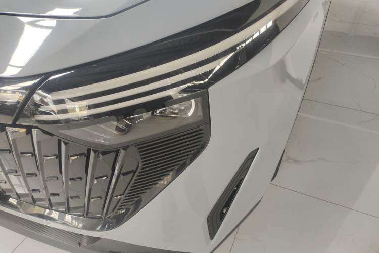 Used Venucia V DD-i 2023 60km iD Version