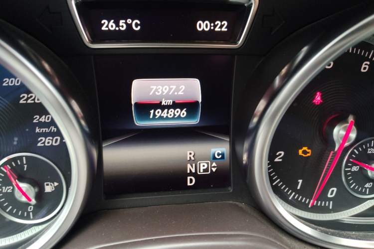 Used Mercedes-Benz GLS 2018 GLS 400 4MATIC Dynamic Model Odometer Close Up