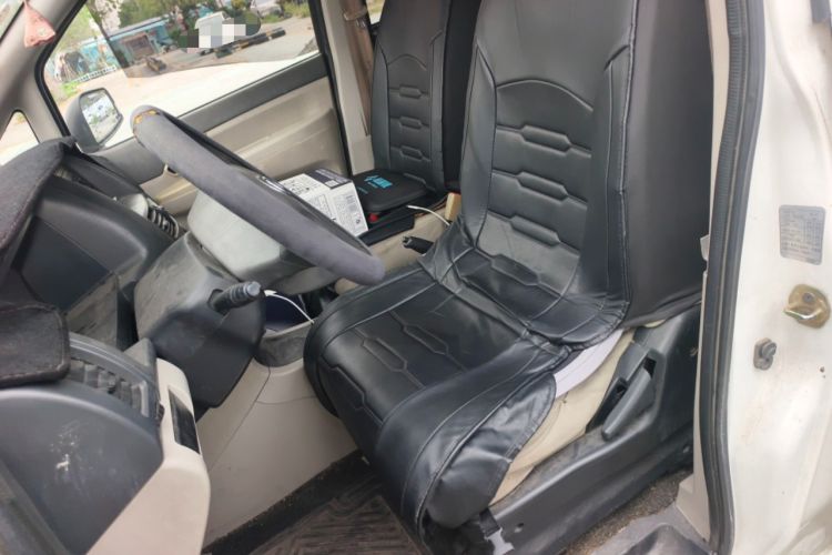 Used Dongfeng Shuaike 2013 Revised Version 1.5L Manual Standard Trim 5 Seats China V Emission Standard Left Front Seat