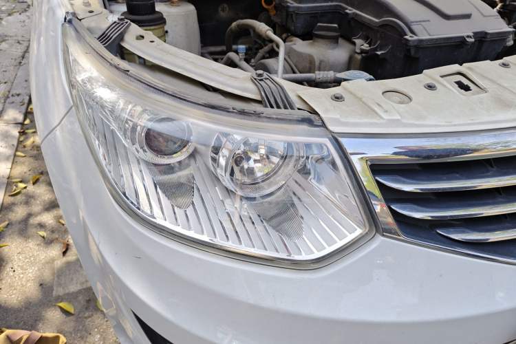 Used Cowin C3 2015 1.5L Manual Gold Diamond Edition
