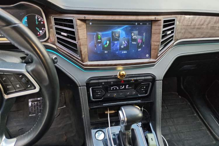 Used Zotye Domy X7 2017 1.8T DCT Prestige Model
