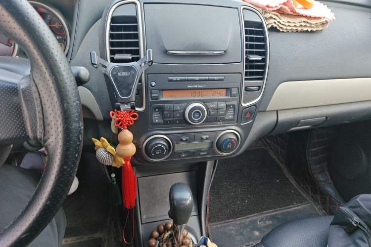 Used Nissan Sylphy 2018 Classic 1.6XE+ CVT Leading Edition Audio And AC Panel