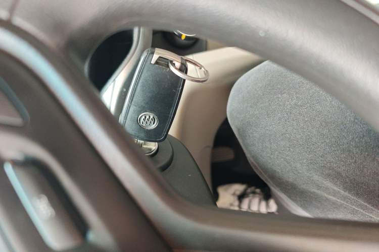 Used Buick GT 2017 18T Dual-Clutch Elite Model Vehicle Key