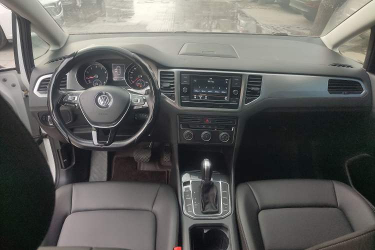 Used Volkswagen Golf Sportsvan 2020 280TSI Automatic Curious Model Center Console